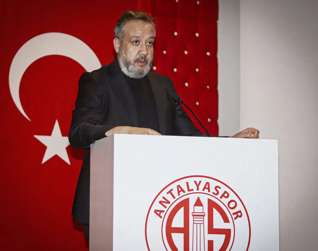Antalyaspor Başkanı Sinan Boztepe basın toplantısında