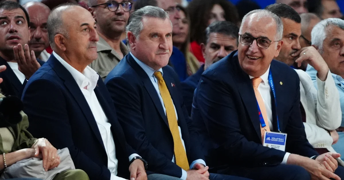 Bakan Bak’tan Sultanlar'a tebrik