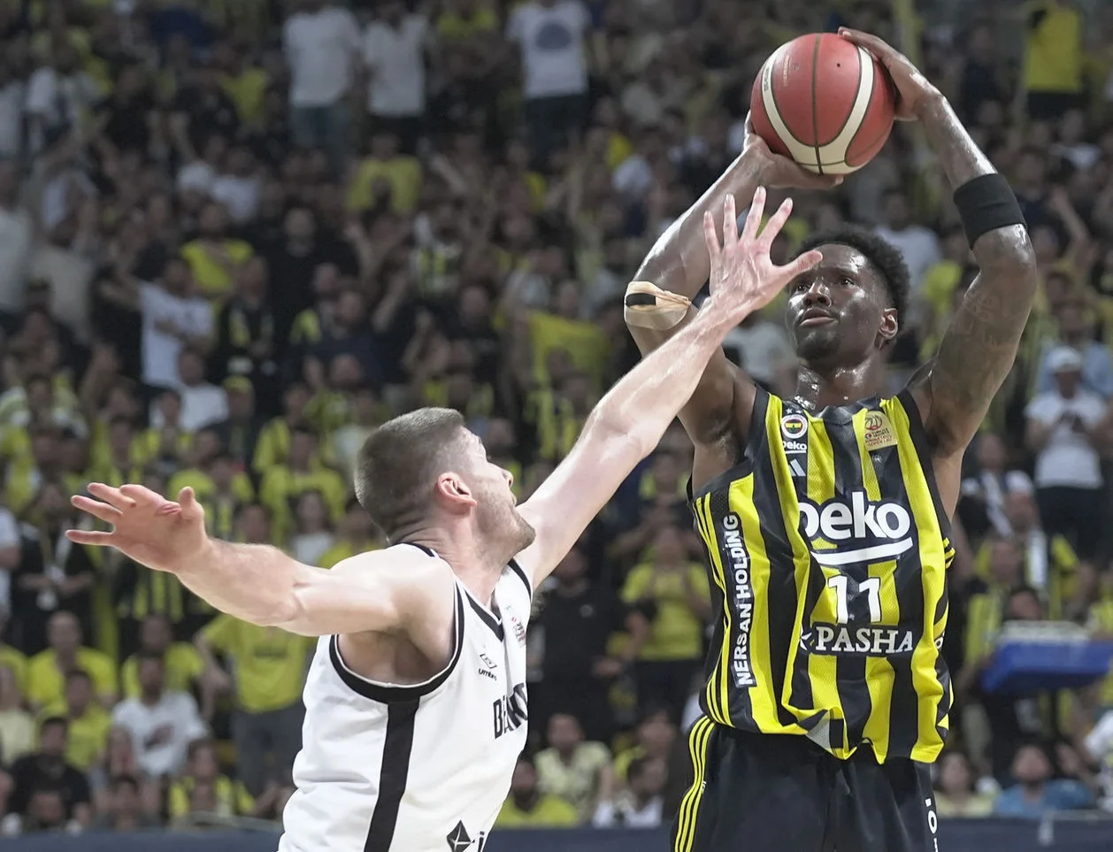 Fenerbahçe Beko Beşiktaş Maç içi basket pozisyon