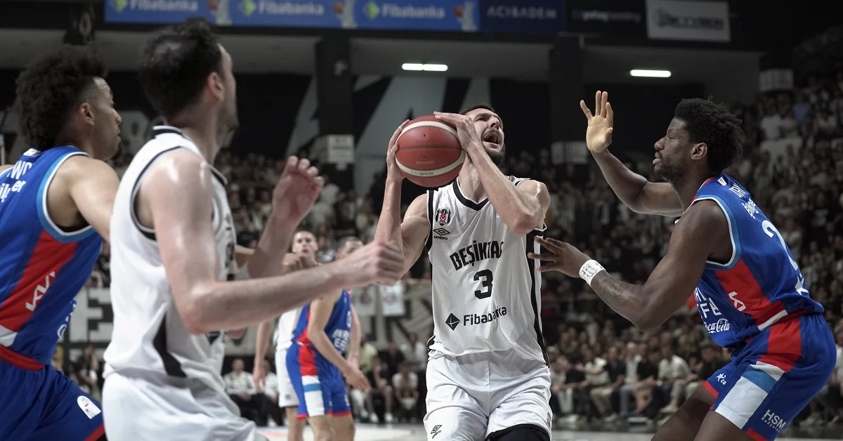 Beşiktaş, Anadolu Efes'i devirdi: Finalde!
