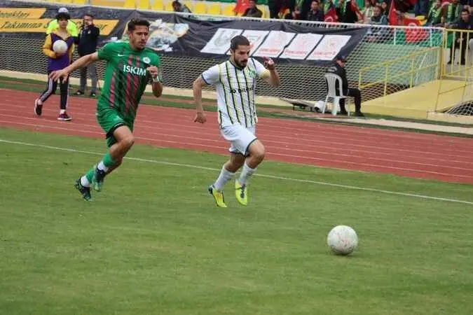 Bursaspor, Şampiyon Stoper Feyyaz Belen İçin Batman Petrolspor ile Kıyasıya Yarışta!