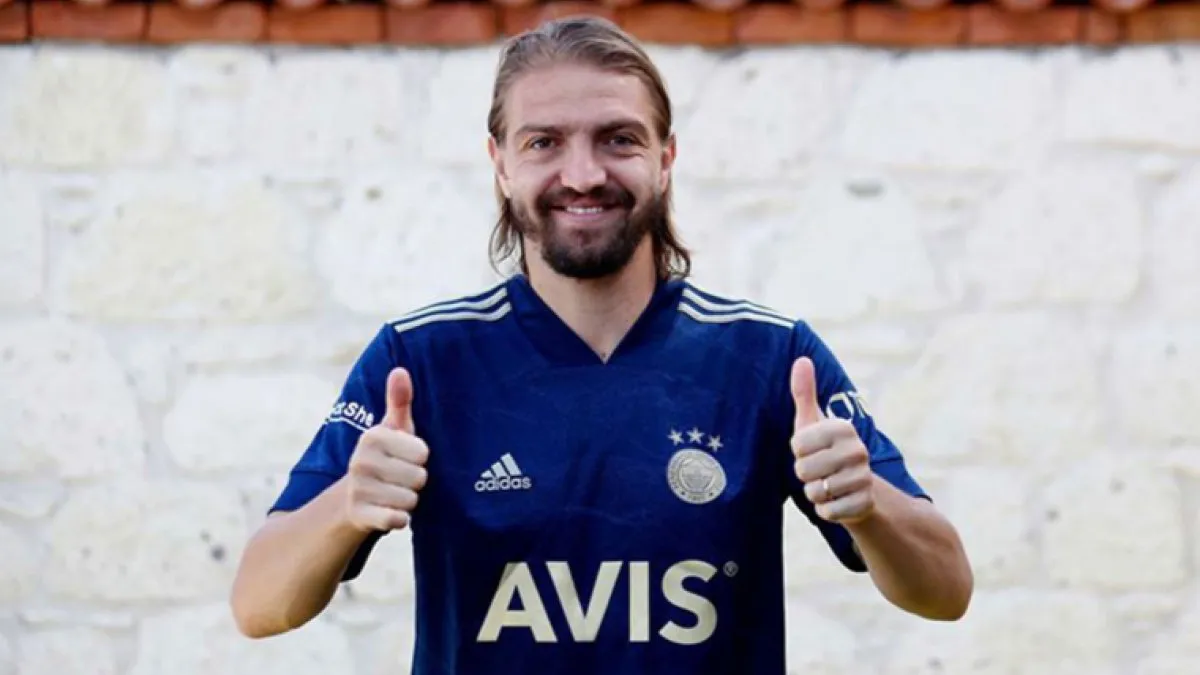Caner Erkin Sakaryaspora Çok Yakın!