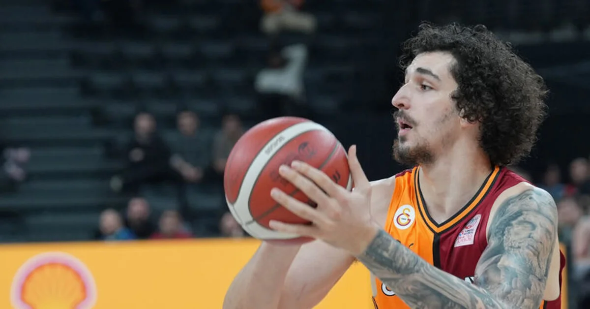 Galatasaray'da Emir Kabaca ile yollar ayrıldı!