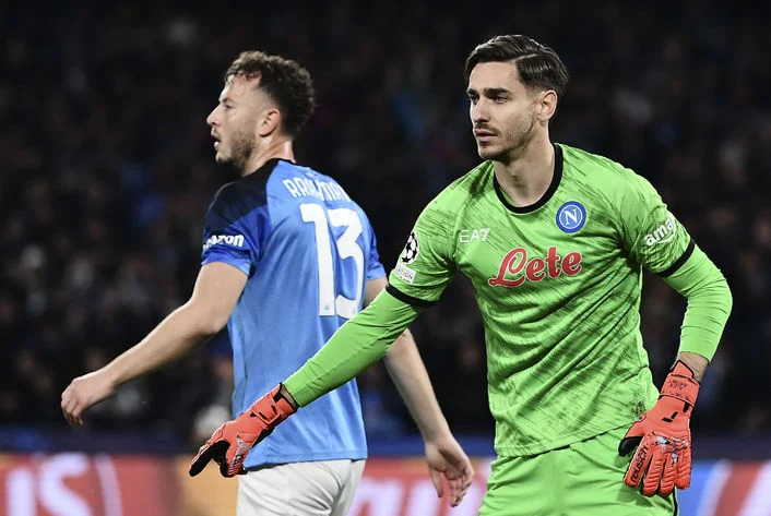 Alex Meret'in Napoli ile yeni sözleşme anı