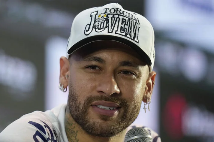 Neymar Santos ile sözleşme imzalarken