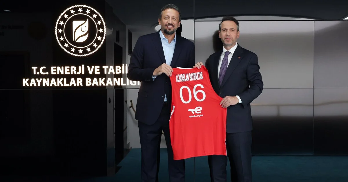 Türkoğlu'dan Bakan Bayraktar'a ziyaret!