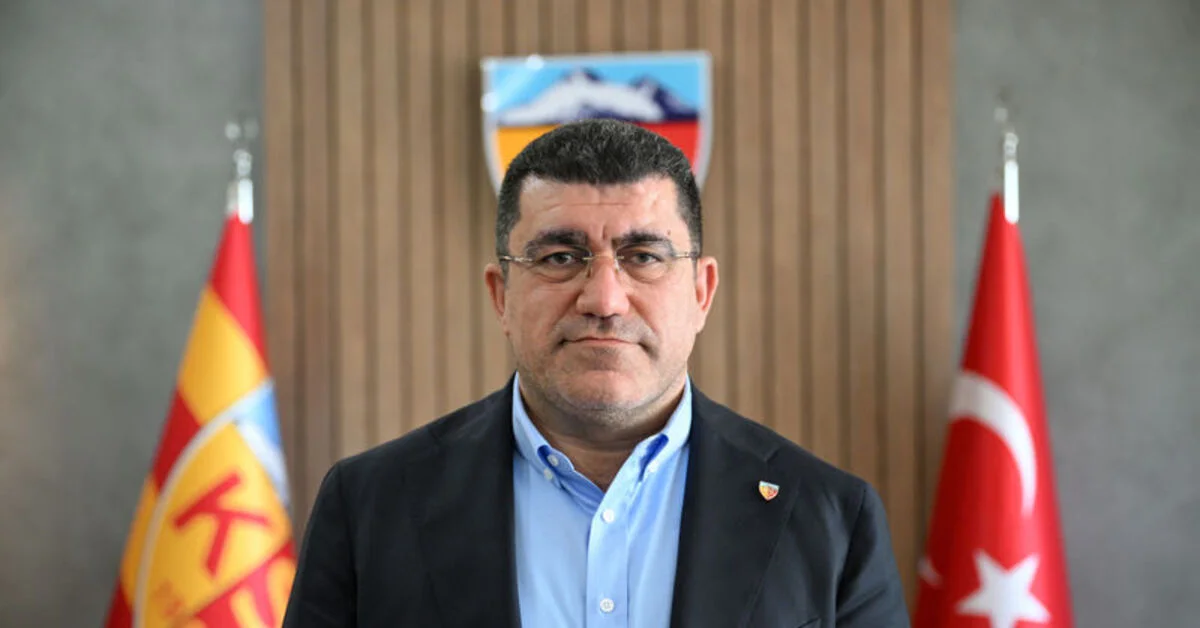 "Yerli ve yabancı futbolcularla görüşüyoruz"